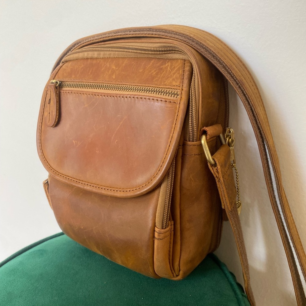 DISTRESSED UNISEX LEATHER CROSSBODY BAG BY ROMA LEATHERS - Picture 1 of 8